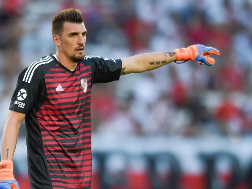 Armani se desgarró y no jugará frente al Inter de Porto Alegre