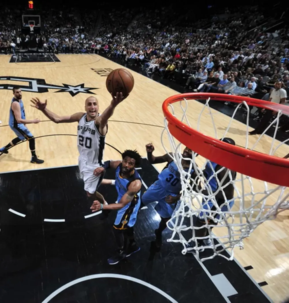 Ginóbili aportó su oficio y los Spurs ganan la serie 2-0