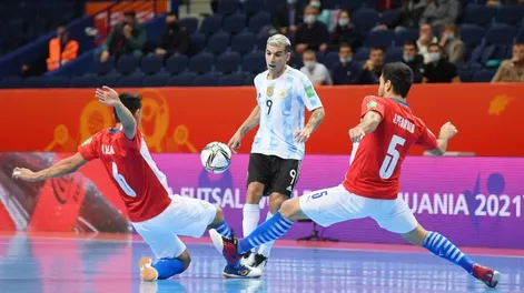 Argentina goleó a Paraguay y jugará contra Rusia en los cuartos del Mundial