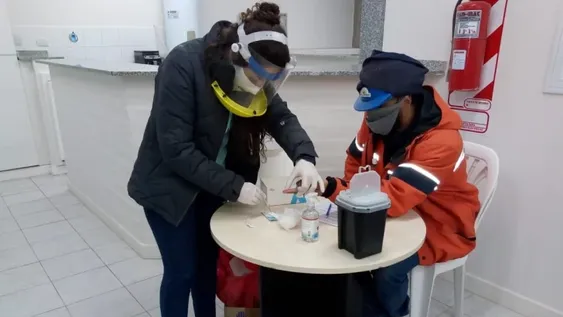 Un minero iglesiano dio positivo en el test rápido cuando iba a trabajar a Veladero