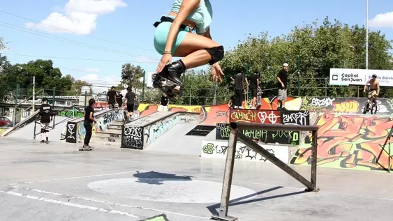 La adrenalina sobre ruedas, presente desde el minuto 0