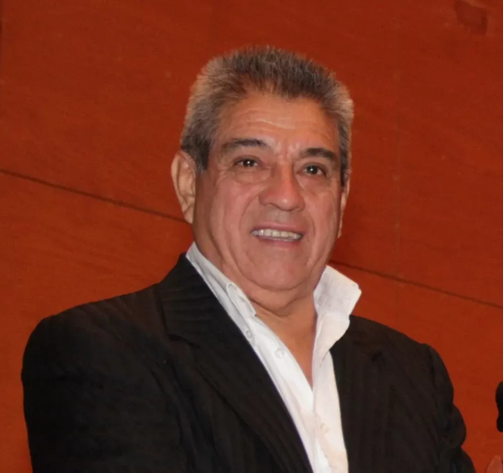 ÁNGEL ROLANDO DÁVILA.