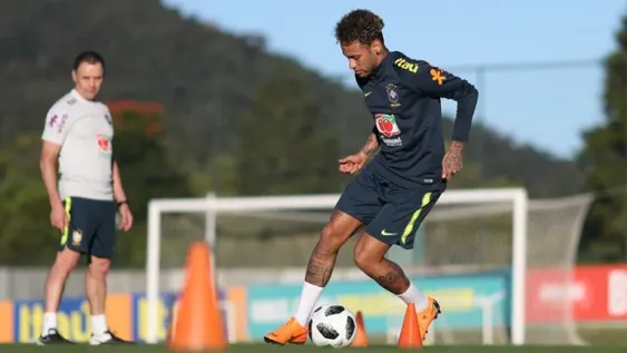 “Neymar se recupera a un ritmo superior a las expectativas”, dicen los médicos de Brasil