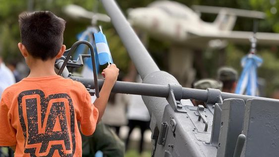 las emotivas postales del recuerdo y homenaje a caidos y veteranos de malvinas en san juan