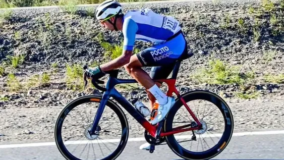 El Flaco no había podido ganar en la temporada, y ayer lo hizo en el circuito que culminó en Marquesado (foto Facebook G.Tivani).