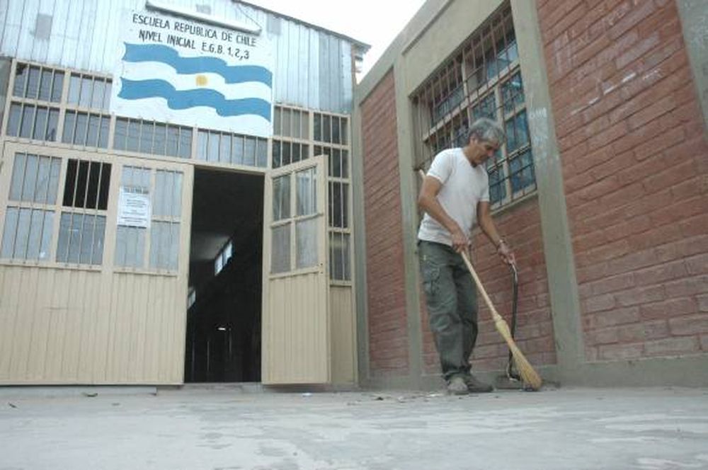 Hacen contratos de urgencia para reducir la falta de porteros