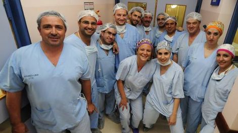 Los médicos que viajan para aliviar a la gente