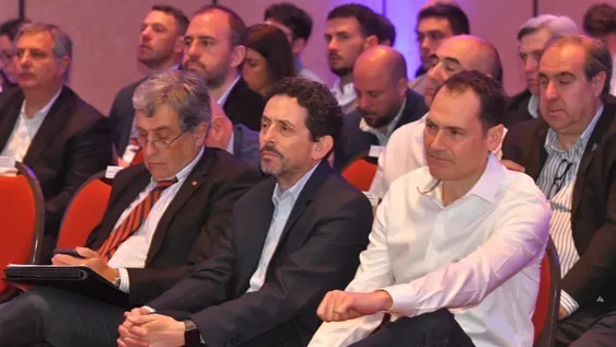 Pablo Dellazoppa (al centro), gerente general de DIARIO DE CUYO.