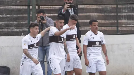 Platense goleó y lo amargó al Canalla