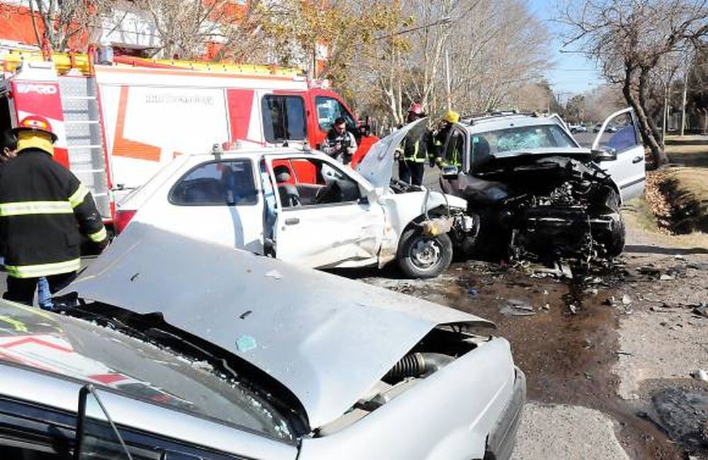 Un choque múltiple grave en una esquina peligrosa