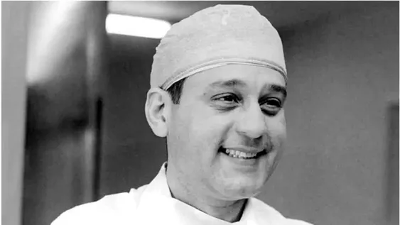 HABLAR DEL Dr. RENÉ FAVALORO, no sólo es referirse al médico cirujano cardiovascular que puso en práctica y desarrolló el bypass aorto coronario, sino mucho más lo que lo lleva a ser un héroe nacional.