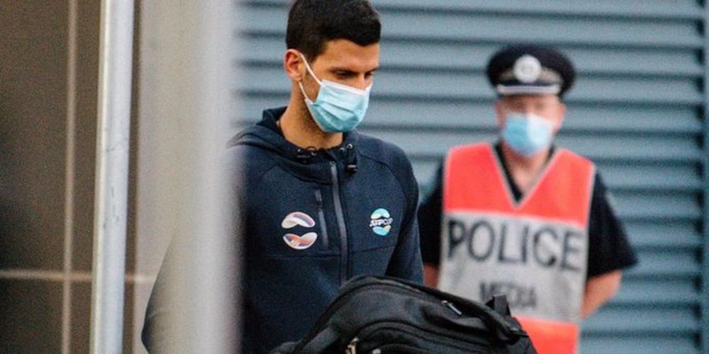 Novak Djokovic fue retenido 8 horas en Australia y lo obligaron a dejar el país