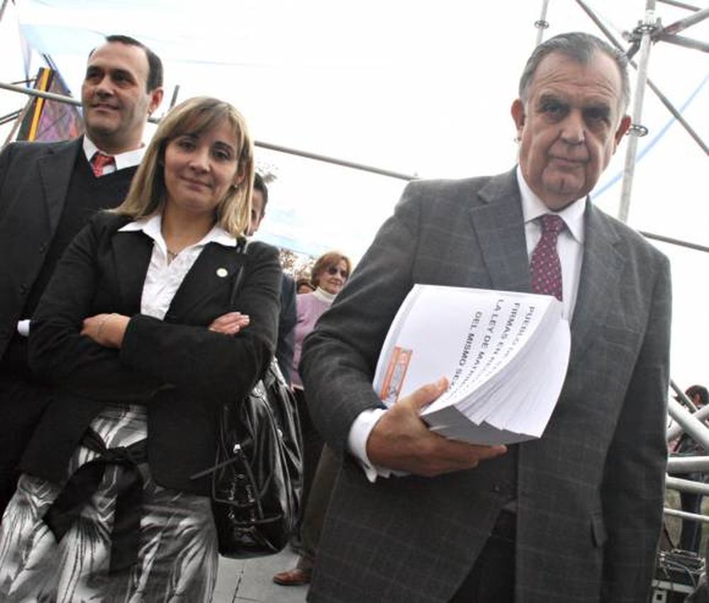 César Gioja mete presión: dice que vota el 82% móvil