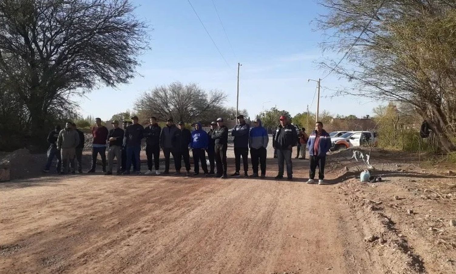 En septiembre de 2025 hubo protestas en el camino a Vicuña de vecinos de La Rioja, de la comunidad Guandacol, que pedían puestos de trabajo. Esto se repitió en 2026.