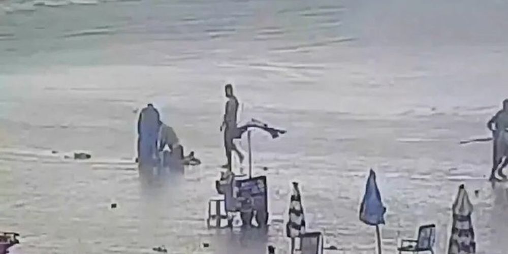 Un rayo mató a una mujer y dejó siete heridos en una playa de Brasil