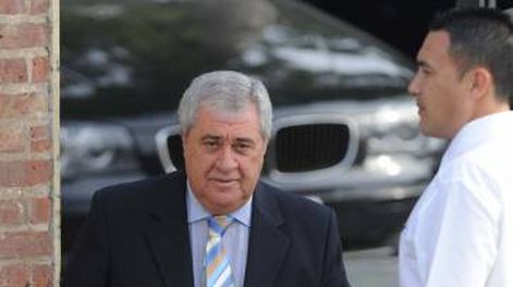 Ameal bancó a Falcioni