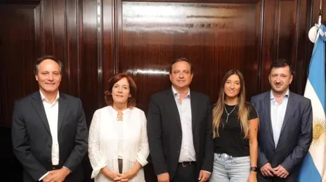 Cuatro senadores abandonan el Frente de Todos para armar un nuevo bloque