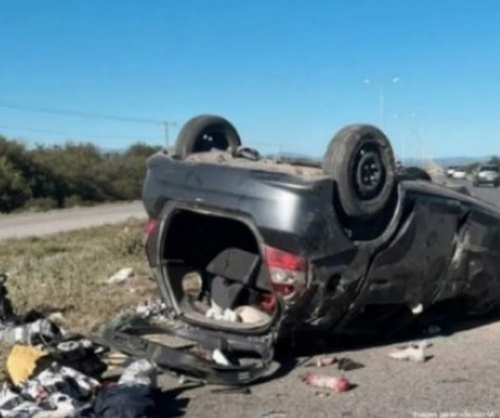 Un accidente fatal sucedió el domingo por la tarde cuando en la Autopista de las Serranías Puntanas, en San Luis, donde murió un hincha de Gimnasia y Esgrima de Mendoza y un bebé de dos meses. Ambos volvían de ver la final del Lobo en Vicente López.