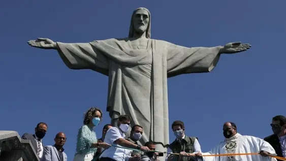 El coronavirus no cede en Brasil y el hijo menor de Bolsonaro es uno de los contagiados