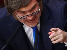 Javier Milei al presidente del Banco Cental: Preparate que te van a salir dólares por las orejas Javier Milei al presidente del Banco Cental: Preparate que te van a salir dólares por las orejas