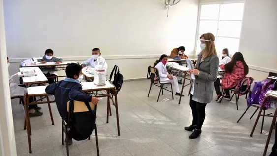 Nueve de cada 10 docentes trabajan más con pandemia