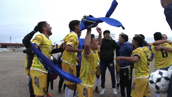 Mediante los penales, Colón y Atenas llegaron a la final