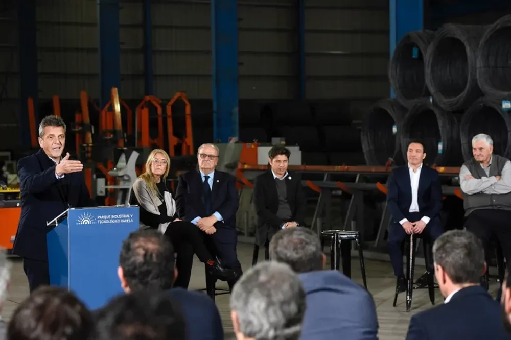 Mientras siguen negociando, Massa definió como un “ancla” a la deuda con el FMI