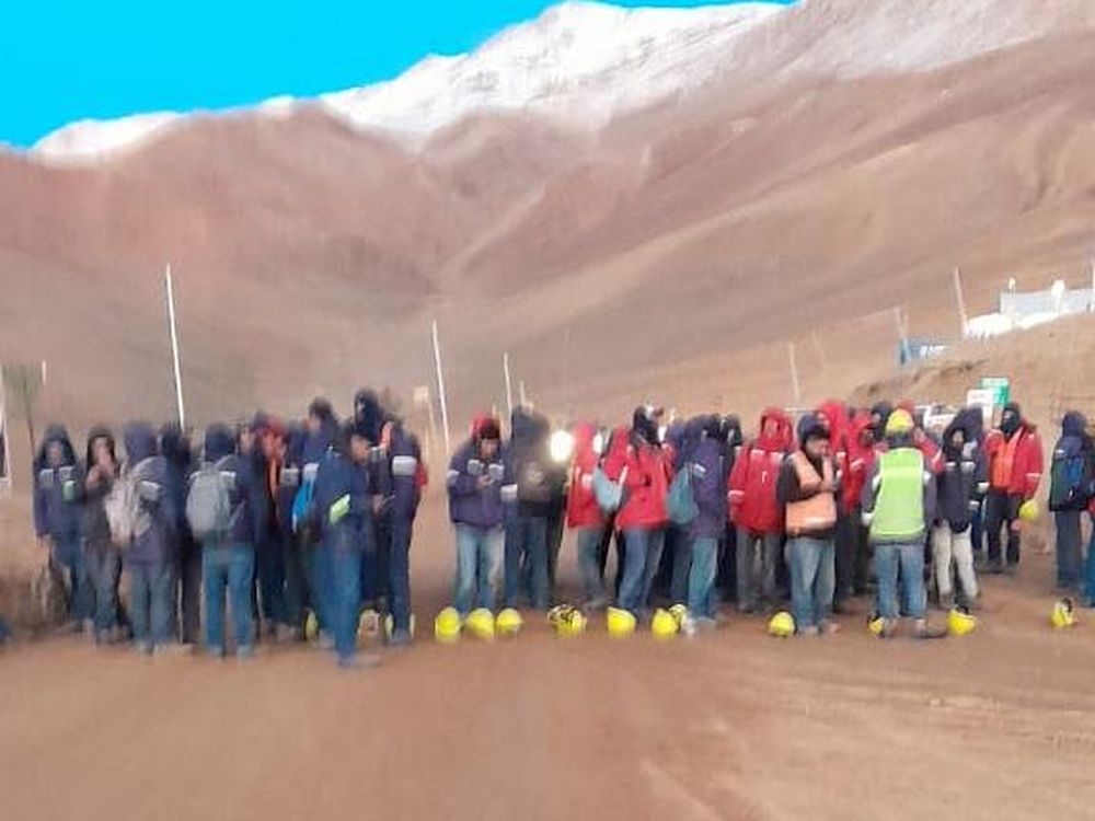 Se levantó el corte en Veladero pero continúan las negociaciones