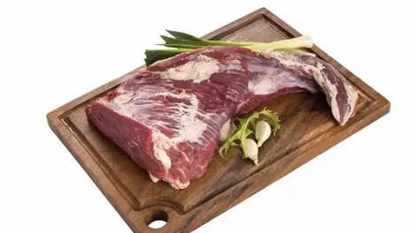 Corte magro sin huso con gran sabor. Ideal para hacer a la parilla o al horno. Corte preferido por toda la familia.