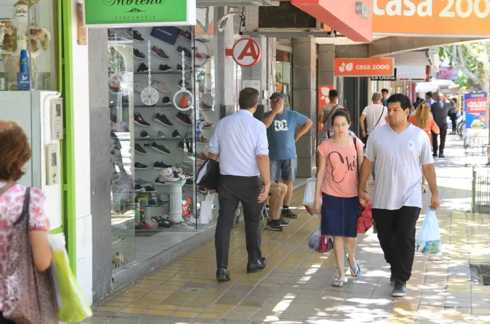 Un informe de Cámara de Comercio Comerciantes Unidos de San Juan revela una baja en ventas y márgenes durante abril, con fuerte impacto en la sostenibilidad del sector.