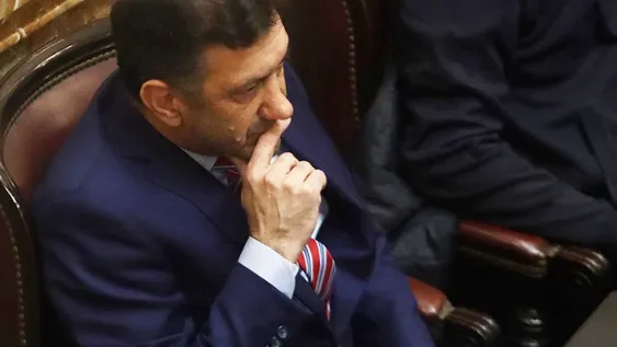 Detienen a Kueider, senador del PJ y un aliado clave para Milei