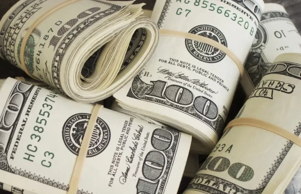 El dólar blue tuvo una caída de tres pesos y se negoció en $150