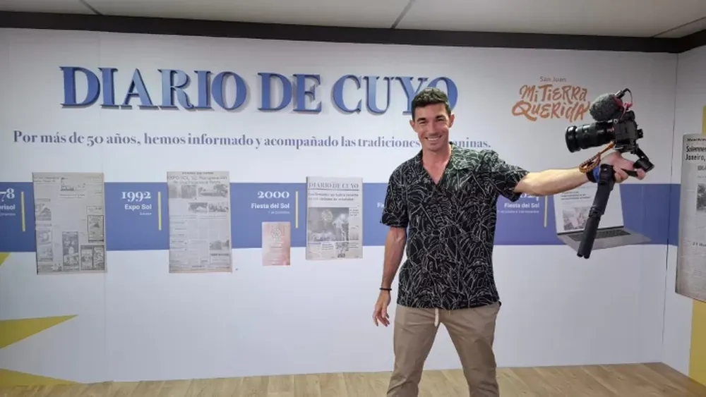 Agustín Neglia pasó por el stand de DIARIO DE CUYO.