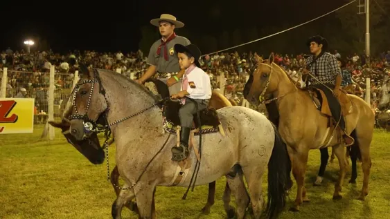 Jineteadas y música al Médano de Oro
