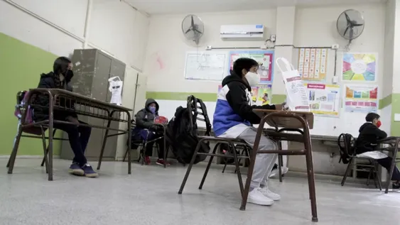 Tras un reclamo de pediatras, ponen en duda que los niños sean más contagiosos