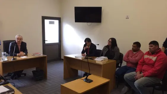 Prisión condicional para el funcionario que encontraron con armas e intentó fugarse