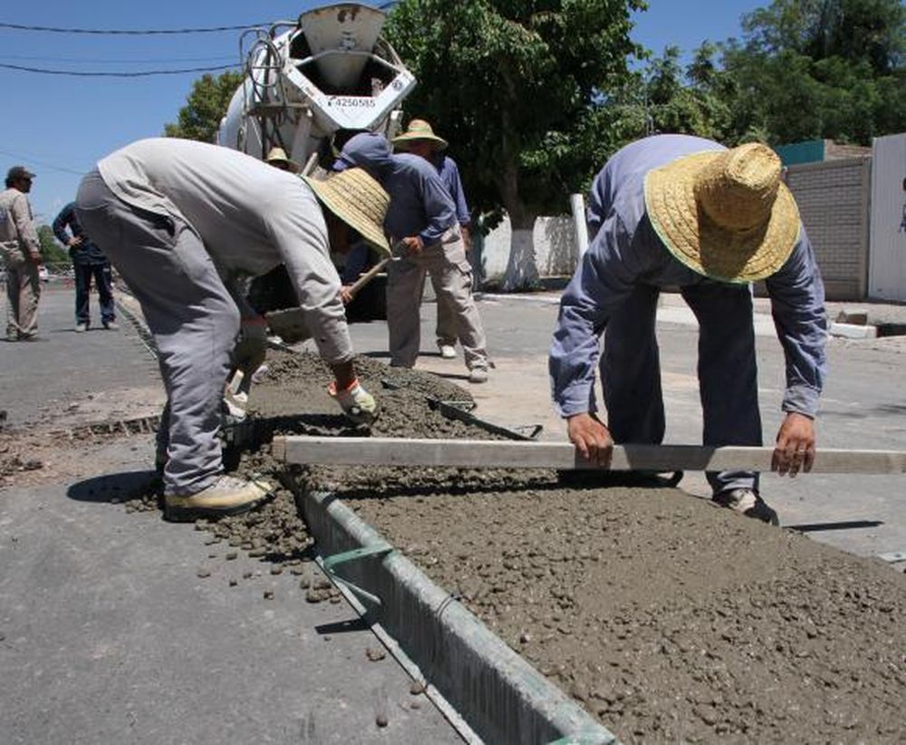 Inauguran la avenida con un bulevar de eucaliptos