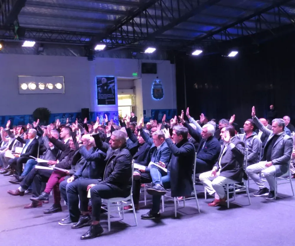 AFA bajó un descenso