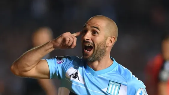 Racing le ganó a Belgrano, estiró la ventaja en la punta y le dio una mano a San Martín