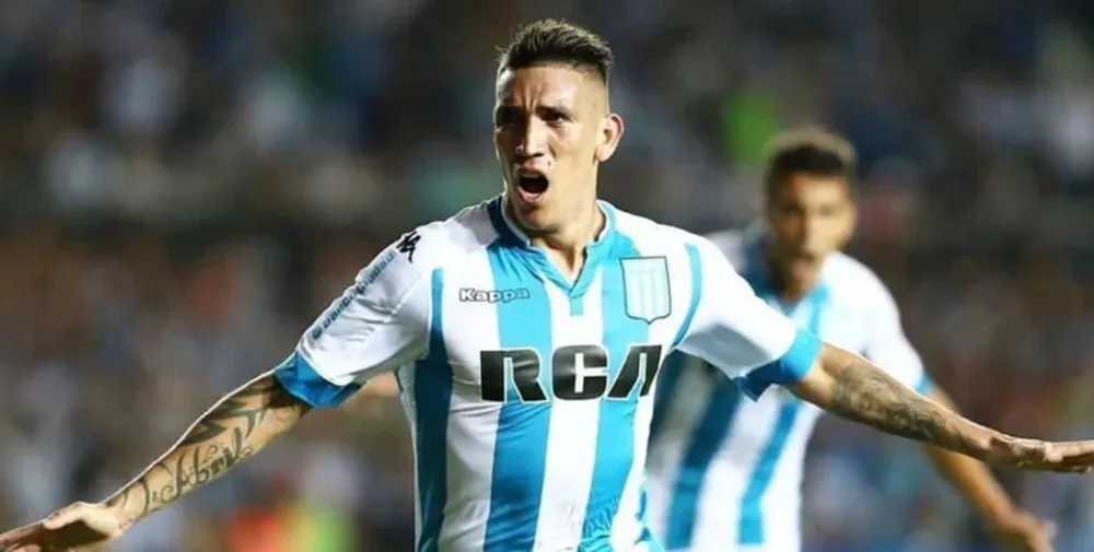 Centurión no fue a la práctica de la Reserva de Racing