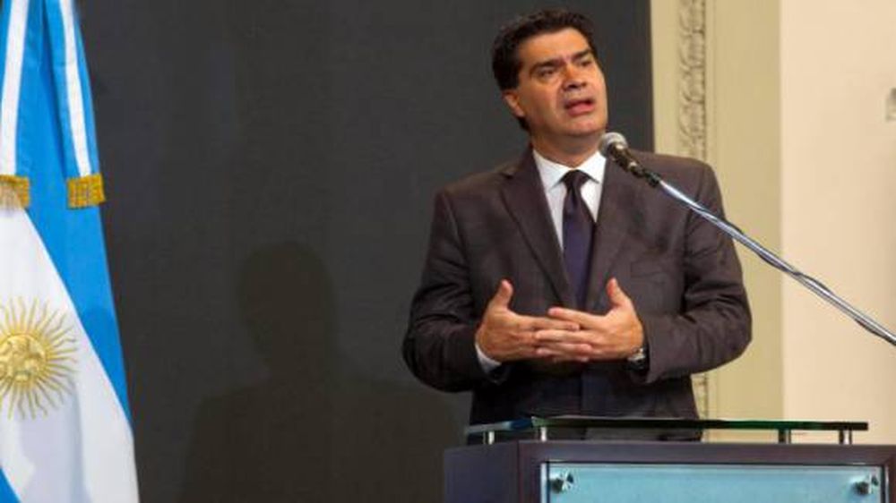 Estudian quitar los subsidios a quienes atesoran dólares