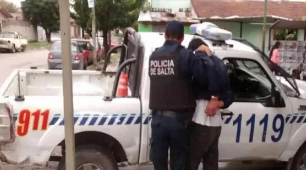 Perdió un ojo luego de que policías le dispararan balas de goma por no llevar barbijo