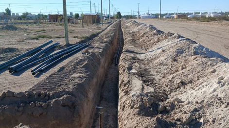 Impactante tragedia: un derrumbe en una obra cloacal provocó la muerte de un operario de 49 años.&nbsp;