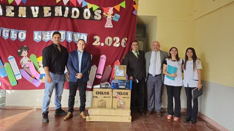 Autoridades de Ischigualasto donaron un equipo de sonido a la Escuela Provincia de Formosa, en Valle Fértil.