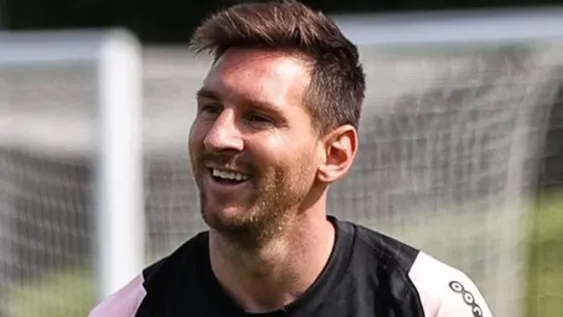 Messi empezó a escribir una nueva historia