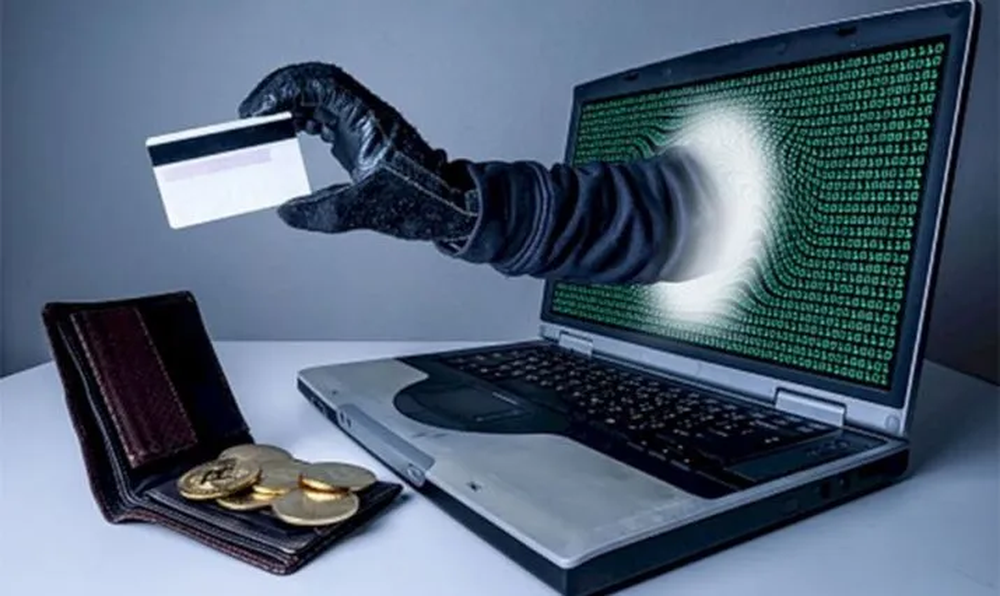 Las estafas virtuales pueden comenzar con una llamada o un mensaje que solicita instalar una aplicación, ingresar a un enlace o compartir datos bancarios.