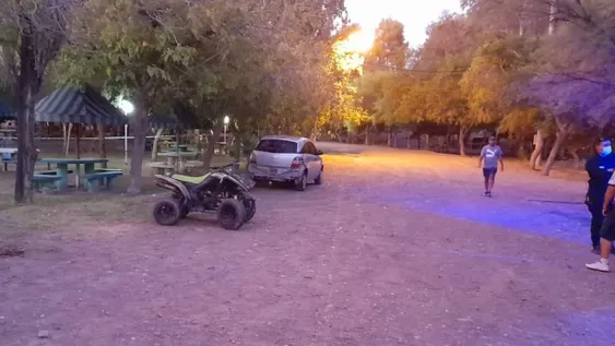 Dos muertos en 6 horas al accidentarse solos, uno en auto y el otro en cuatriciclo