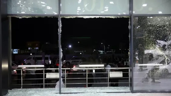 Una base militar que alberga a tropas de EE.UU en Irak fue atacada con cohetes