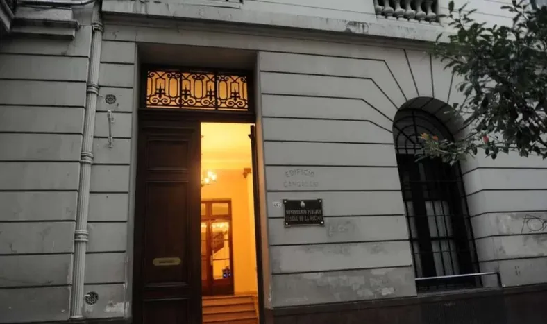 Tras las sospechas de filtraciones en el caso YPF, La Procuración del Tesoro echó 60 personas.