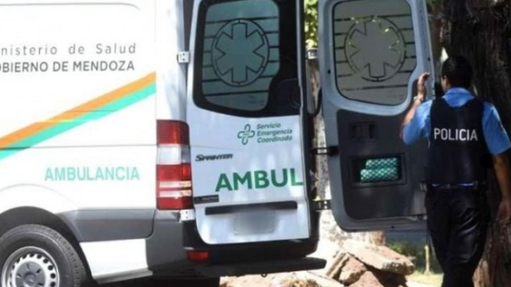 Llevaba a su hijo en bicicleta y los atropellaron: ambos murieron y el conductor escapó